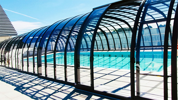Hohe Poolüberdachung Aluna® Opera