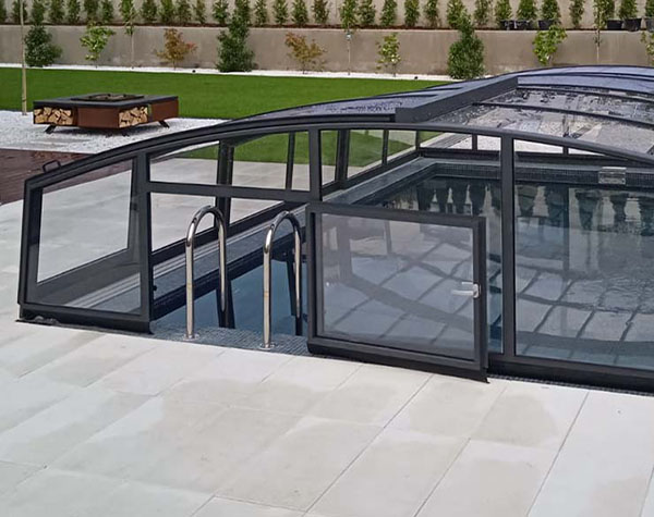 Aluna® Kippfenster in Poolüberdachung