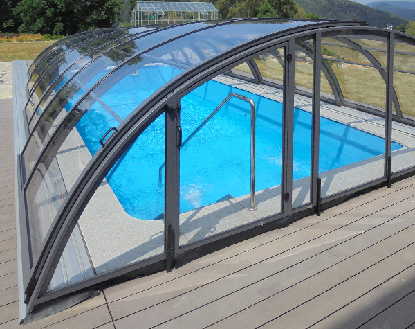 Aluna® Kippfenster in Poolüberdachungen