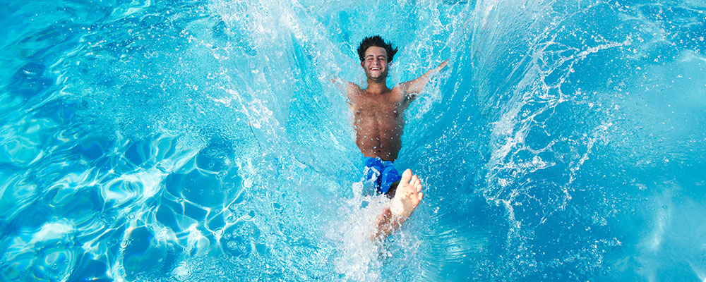 Wer haftet für Pool im Garten