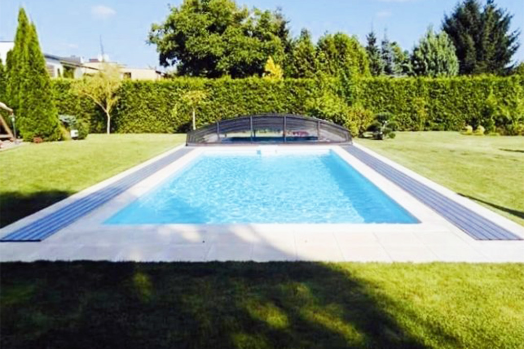 Flache Poolüberdachung Aluna® Variant Light