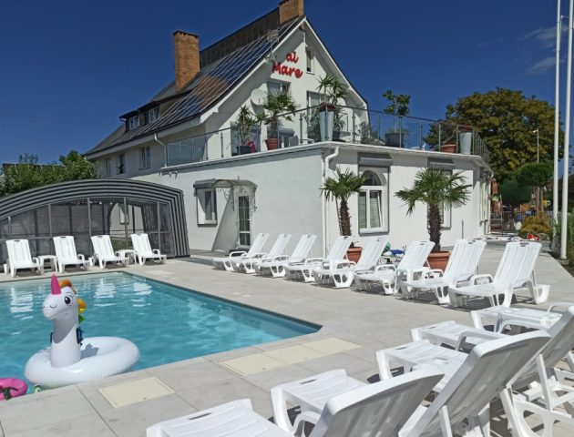 Hohe Poolüberdachung Aluna® Delta II