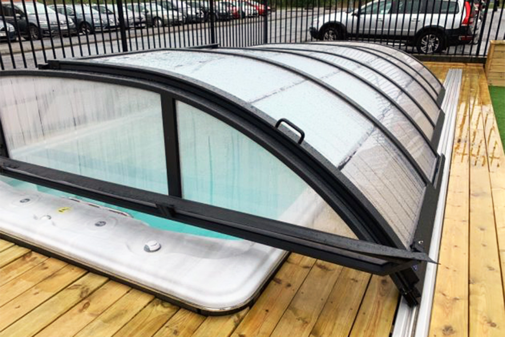 Niedriges Pooldach Aluna® Wave Pro