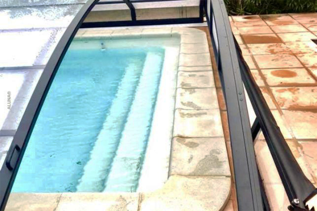 Flache Poolhalle Aluna® Variant Light