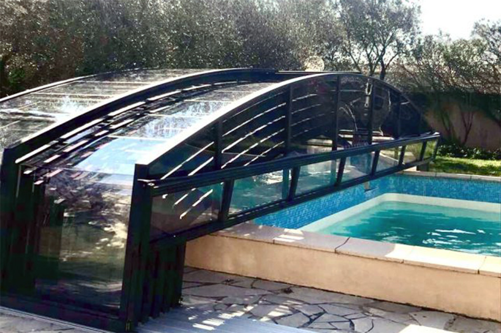 Flache Poolhalle Aluna® Variant Light