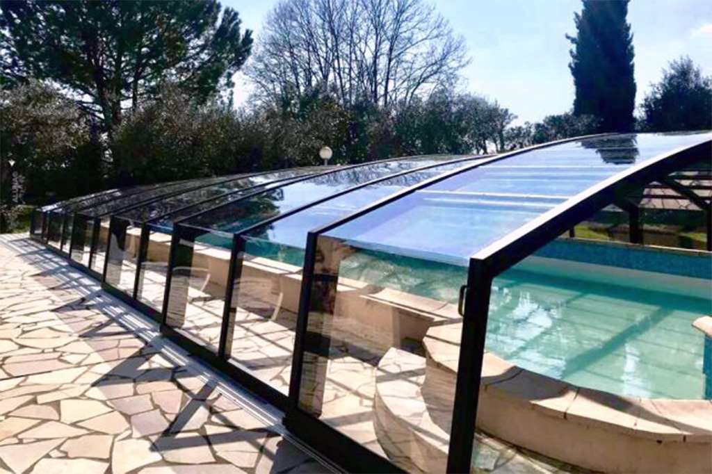 Flache Poolhalle Aluna® Variant Light