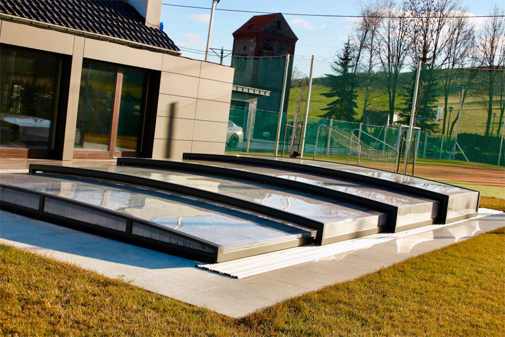 Flaches Pooldach Aluna® Exclusive Line R1