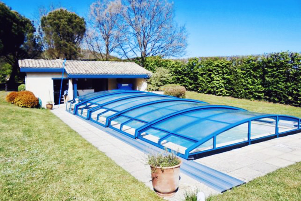 Flache Poolüberdachung Aluna® Variant Light