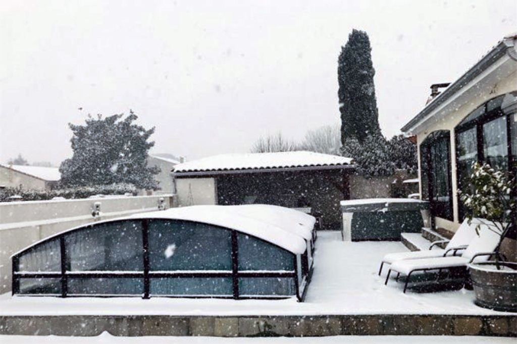 Flaches Pooldach Aluna® Variant Light