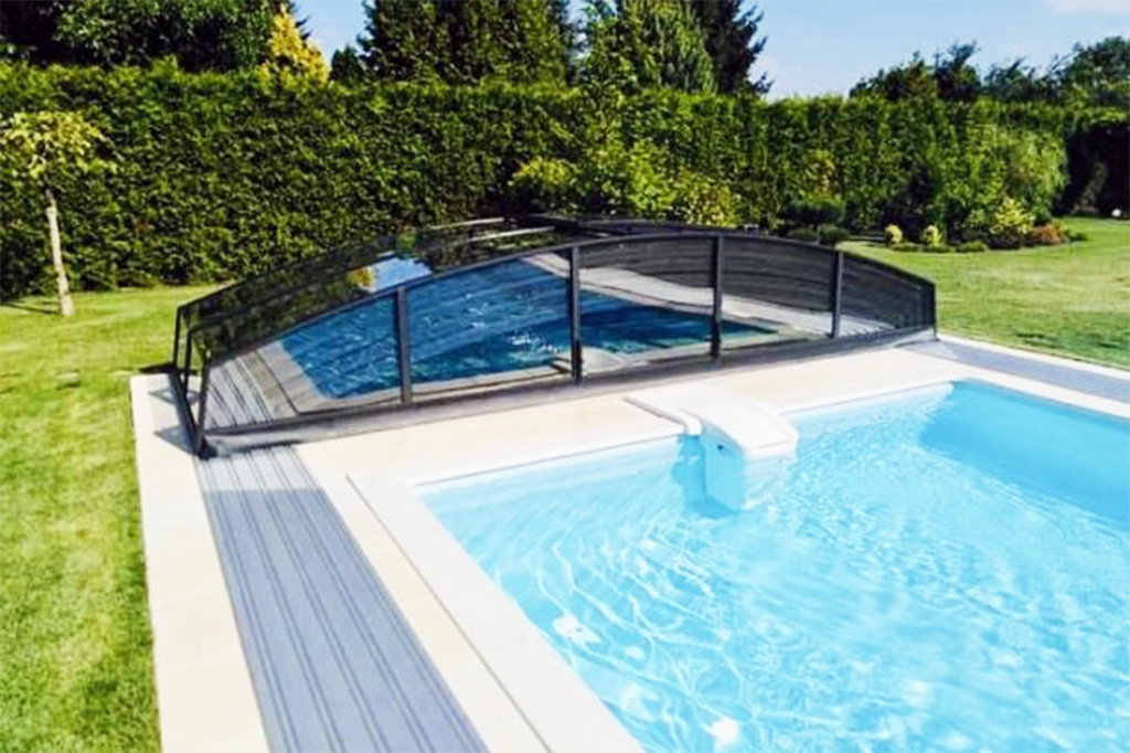 Flache Schwimmbadüberdachung Aluna® Variant Light